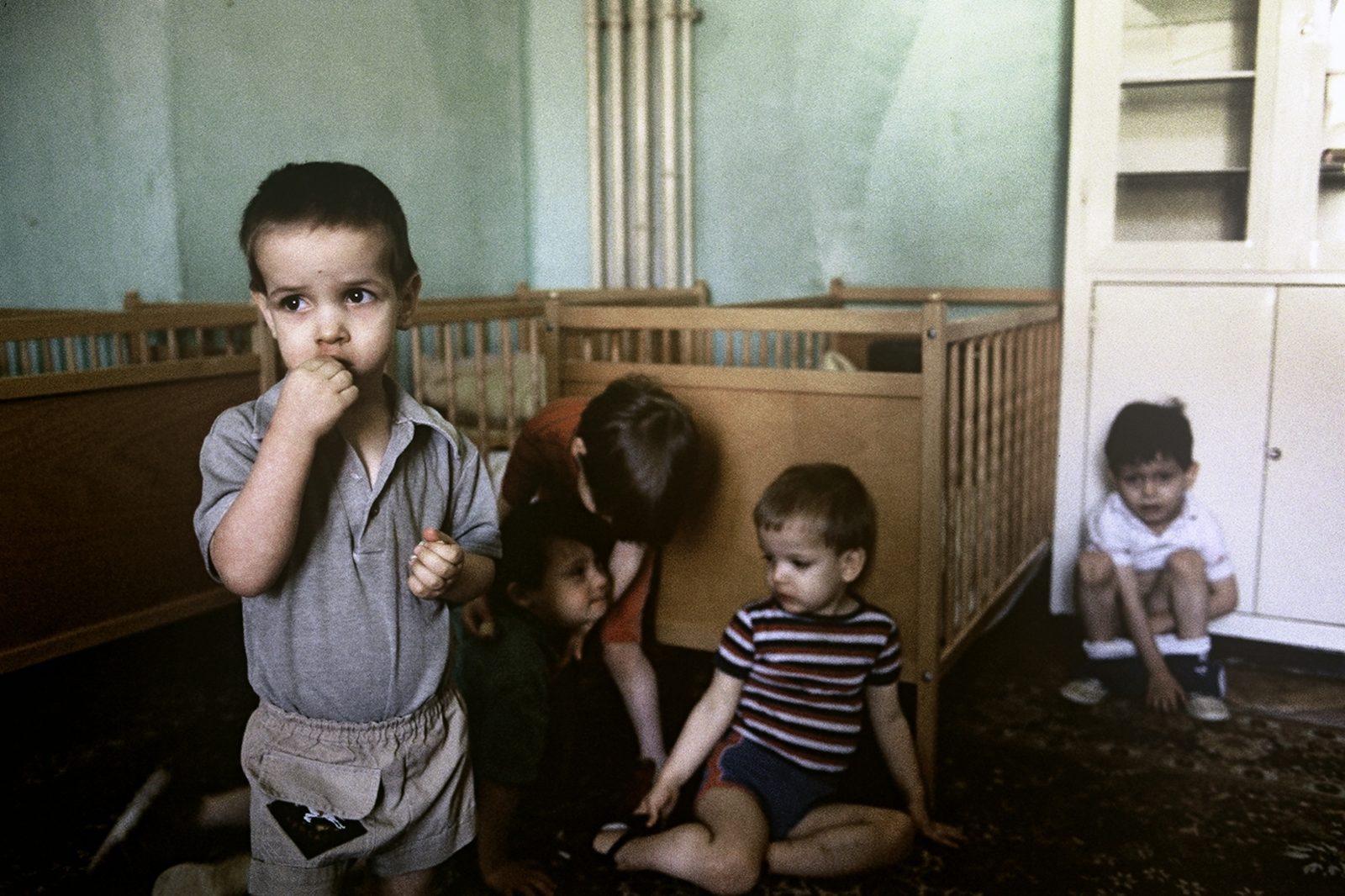 Children's group in the 'Ljubica Ivezic' orphanage. 54 children were planned for evacuation from the besieged Sarajevo by the German members of parliament Karsten Knolle and Juergen Angelbeck. Bosnia and Herzegovina, Sarajevo 30.07.1992