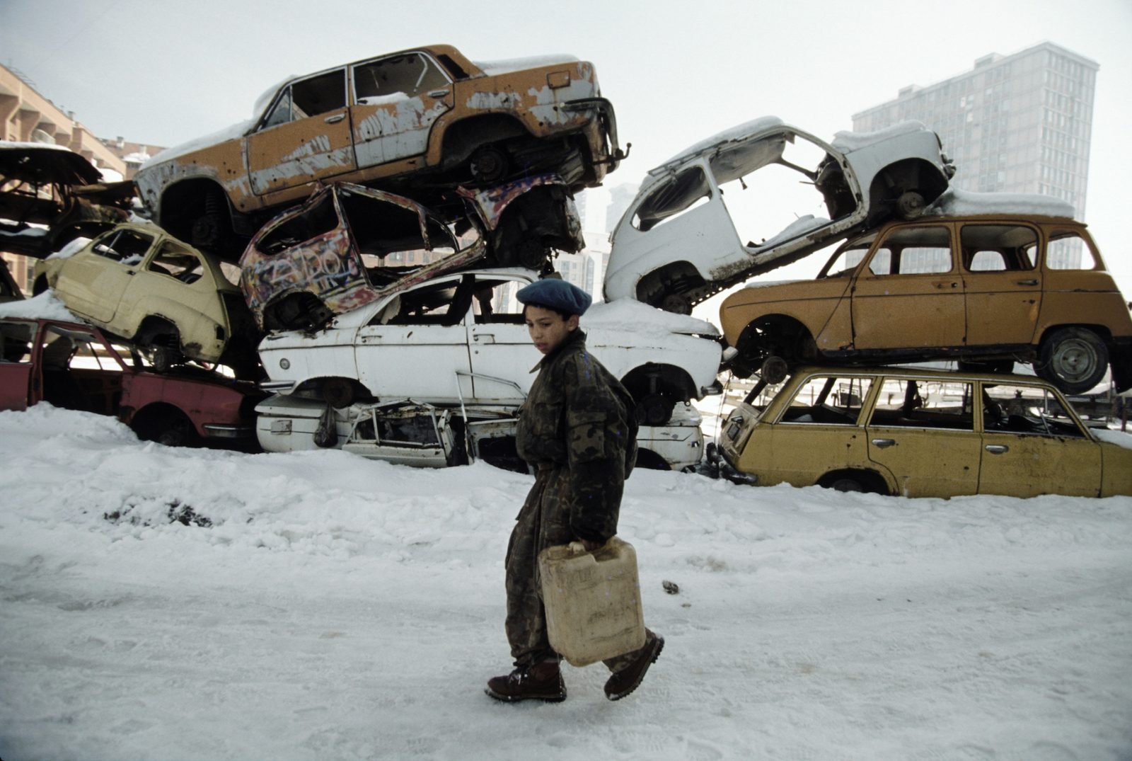 Sarajevo, 94 The city is besieged, water is missing, the electricity and the gas when present are as dangerous as a bomb the home made stoves regularly explode burning big and small. The attempt of the Muslim soldiers to break the siege end in massacres of soldiers on the front line.