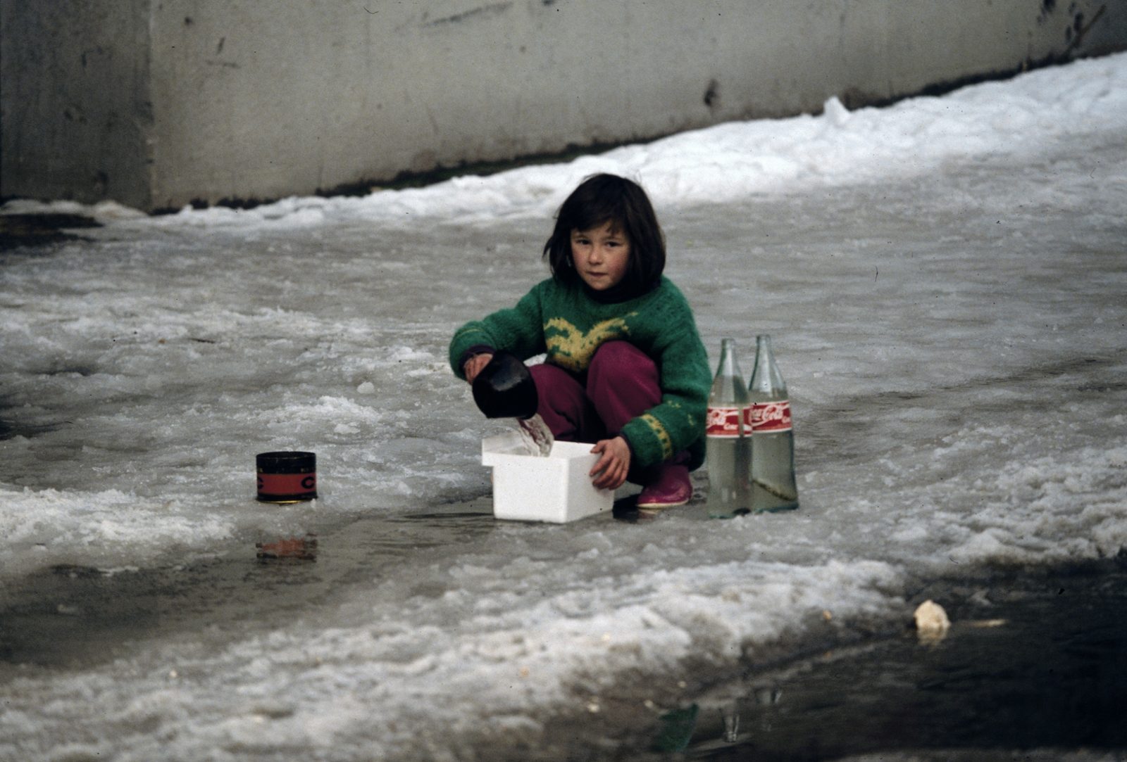 Sarajevo, 94The city is besieged, water is missing, the electricity and the gas when present are as dangerous as a bomb the home made stoves regularly explode burning big and small. The attempt of the Muslim soldiers to break the siege end in massacres of soldiers on the front line.