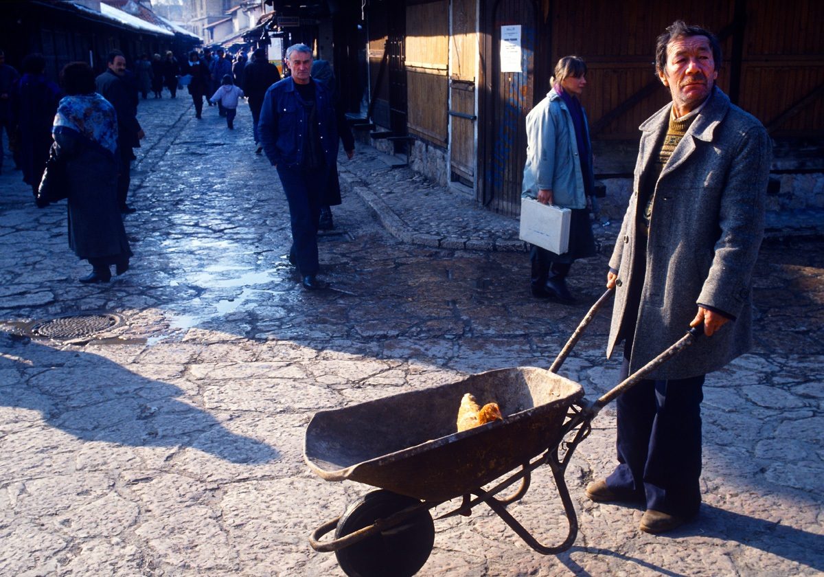 Archive photos of conflict in Bosnia and Herzegovina by Greg Locke © 1995/1996