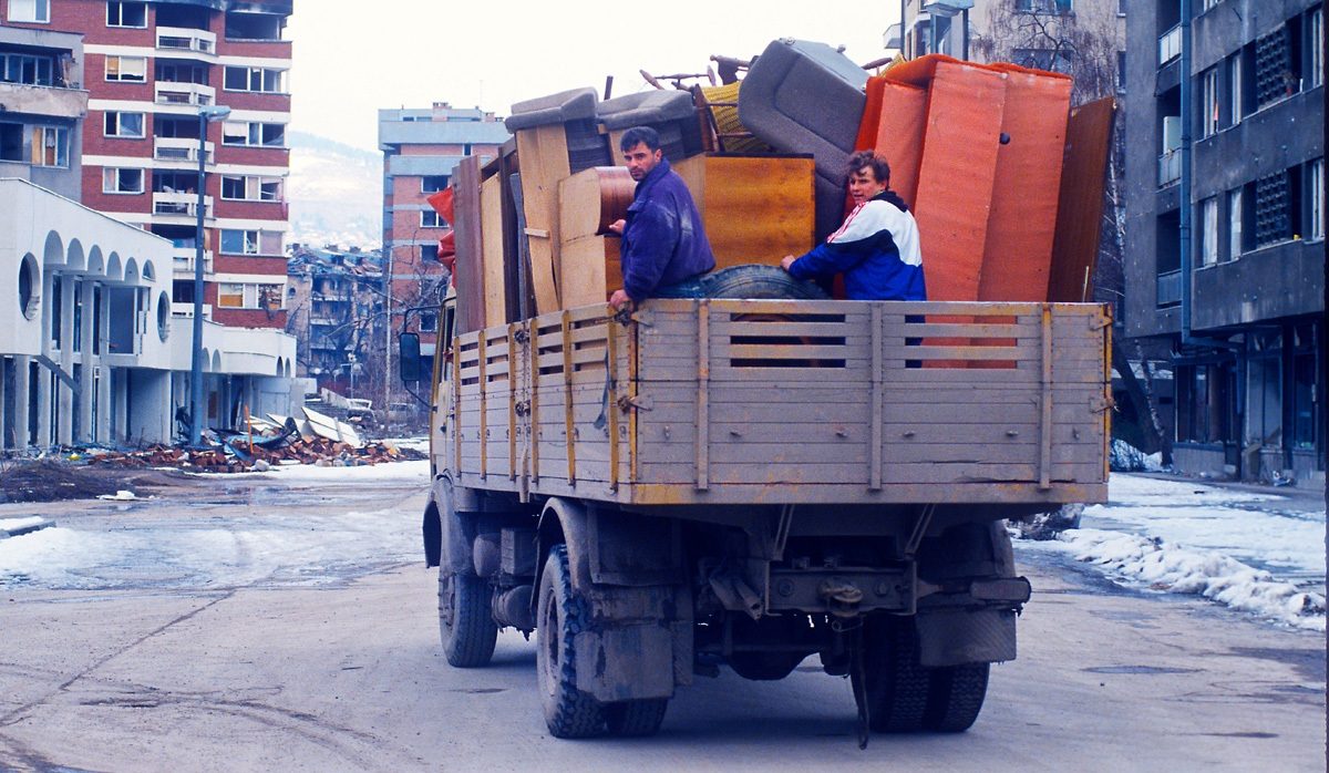 Archive photos of conflict in Bosnia and Herzegovina by Greg Locke © 1995/1996