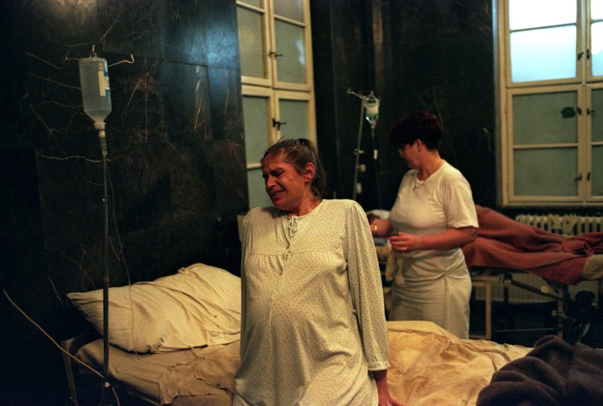 Sarajevo war thorn maternity ward, Karsten's reportage symbolically named 'Sarajevo birth'.