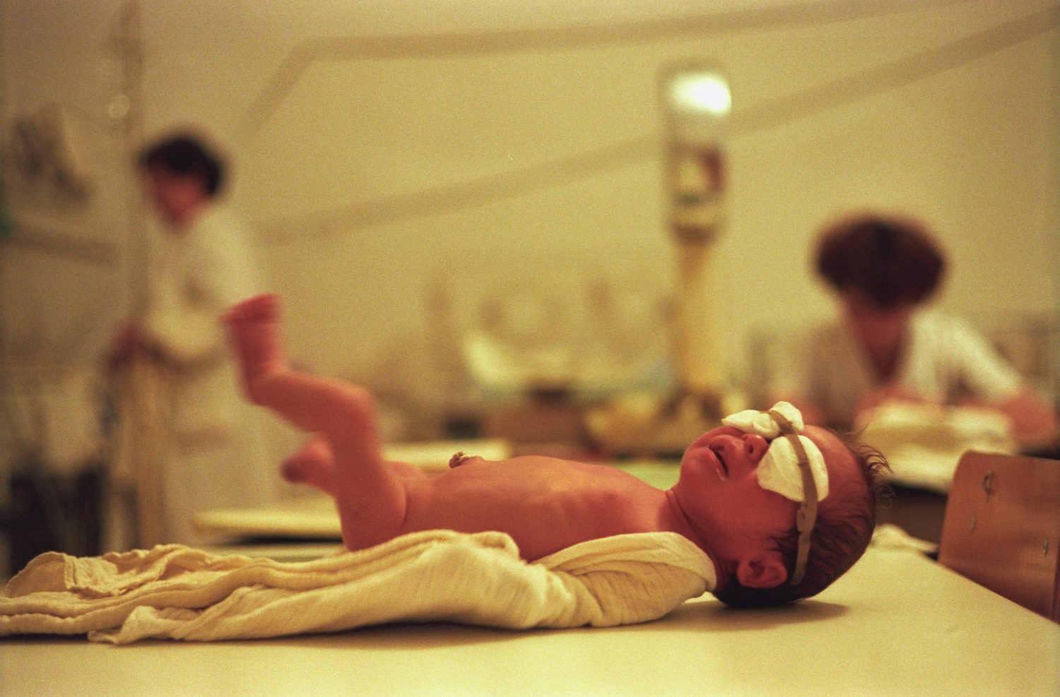 Sarajevo war thorn maternity ward, Karsten's reportage symbolically named 'Sarajevo birth'.