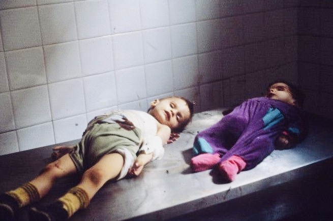 Vedrana Glavaš and Roki Sulejmanović in the morgue, Sarajevo 1992.