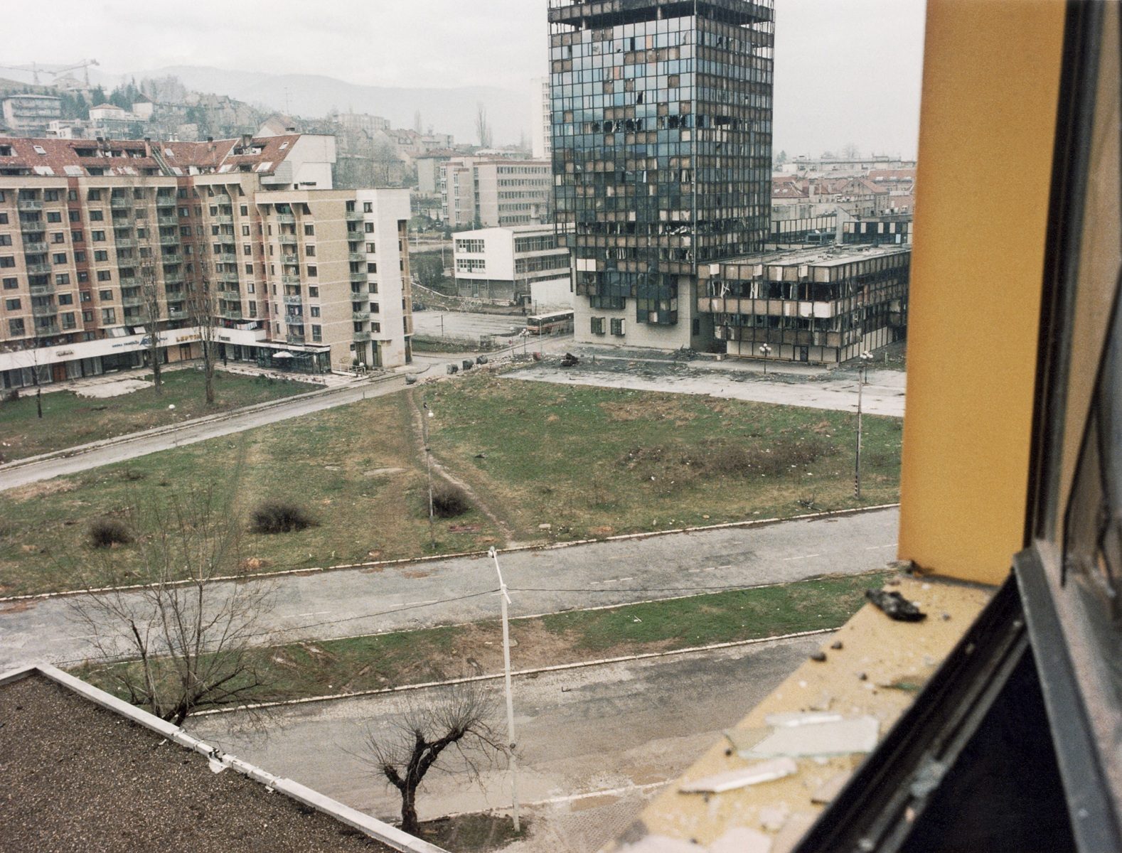 Blick aus dem Holiday Inn, Sarajevo, Januar 1994, Bosnien-Herzegowina# View from the Holiday Inn, Sarajevo, January 1994, Bosnia-Herzegovina